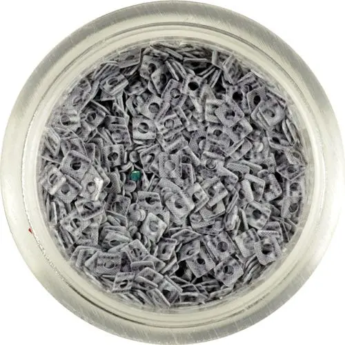 Malý štvorček s dierkou - sivý s prúžkami