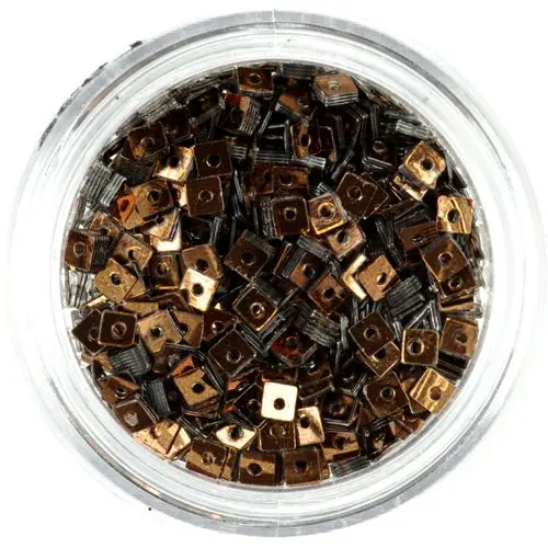 Ozdobné štvorčeky s dierkou - bronzové