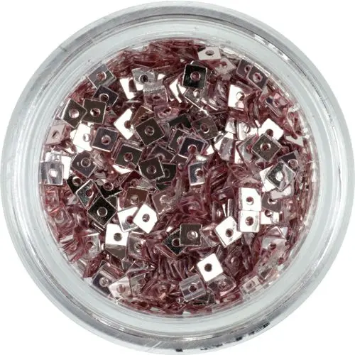 Priehľadný štvorček so strieborným povrchom