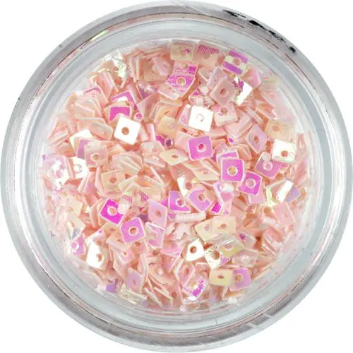 Svetloružové štvorčeky - ozdoba s dierkou