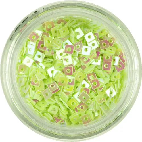 Ozdoba na nechty - malé svetlozelené štvorčeky s dierkou