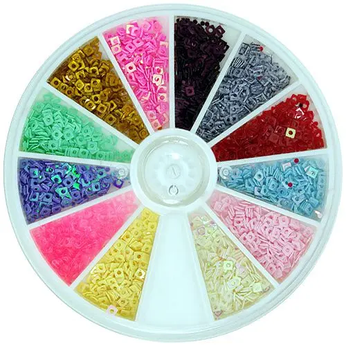 Nail art - štvorčeky s dierkou